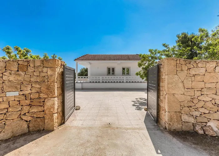 Tenuta Pietraviva By Perle Di Puglia